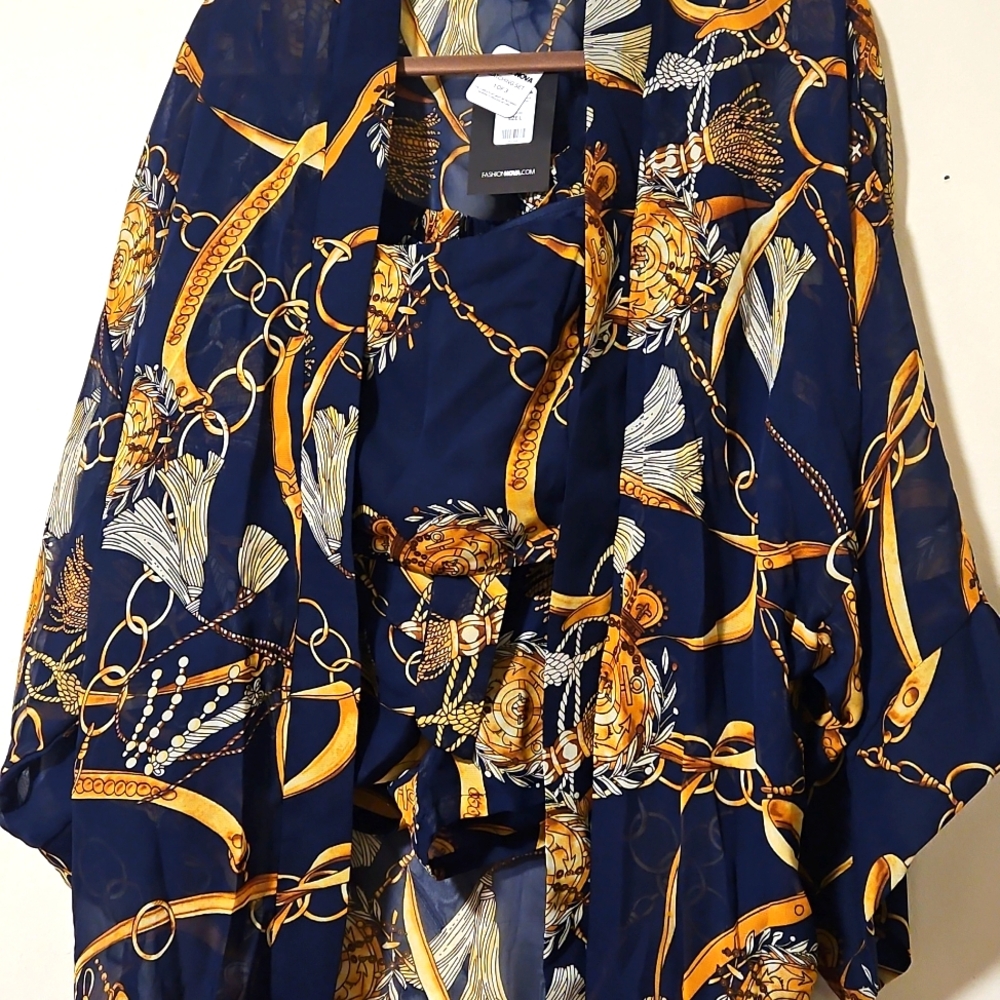 Fashion Nova Navy blue 3 piece Tropical Short Set; size Large
